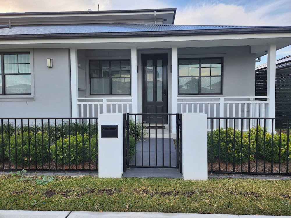 Couples' Haven - 2 Bedrooms