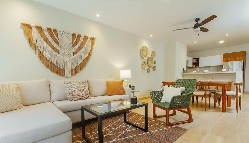 2 Br Roof w Infinity Pool Jacuzzi Spacious