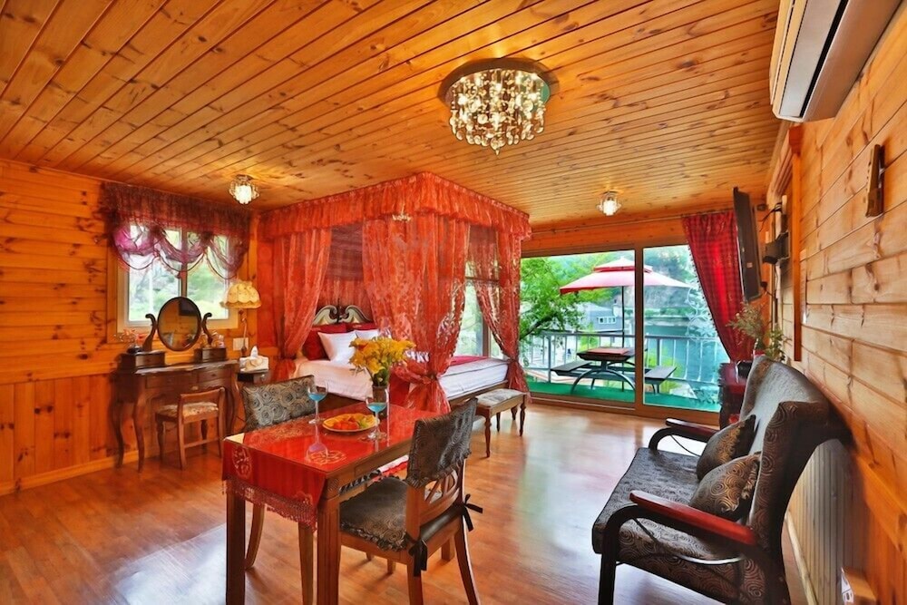 Cheungpungmyungwol Pension view 2