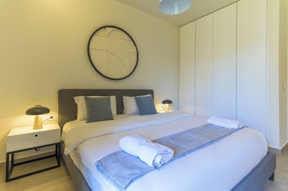 Achrafieh Gate - Modern 3-BR Apartments