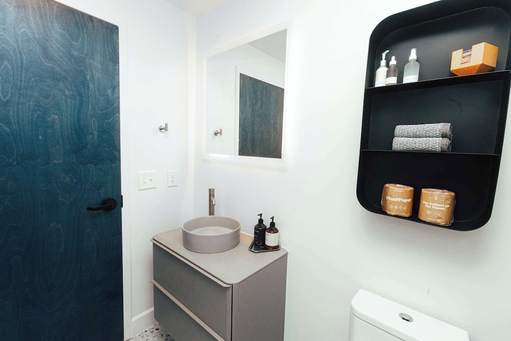 Loft 303 - The William - Atrium - Chic - Walkable