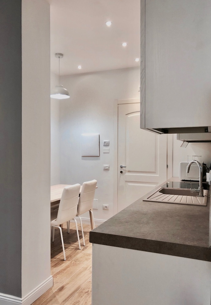 Audrey's Roman Holidays Suites&Rooms