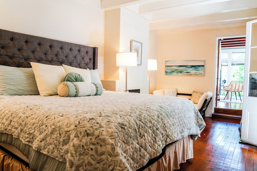 French Quarter Lanaux Mansion B & B