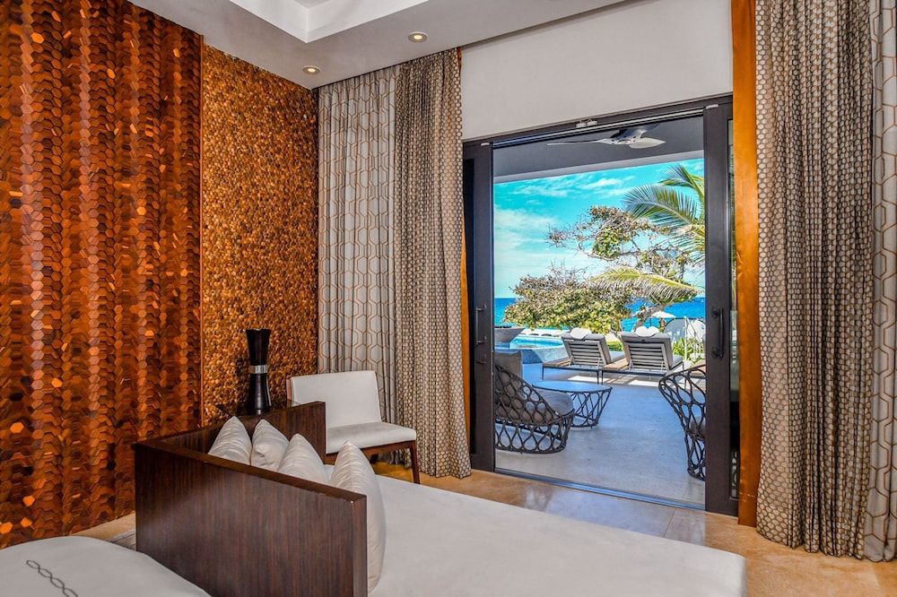 Oceans 8 Villa 6BR