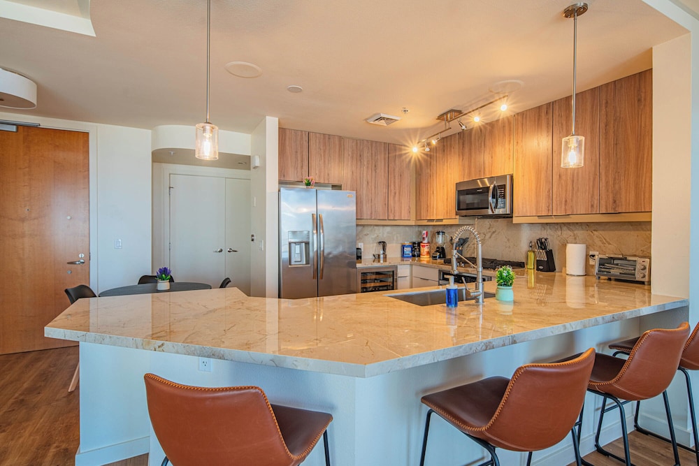 ROVE LIVING/KL - 44 Monroe