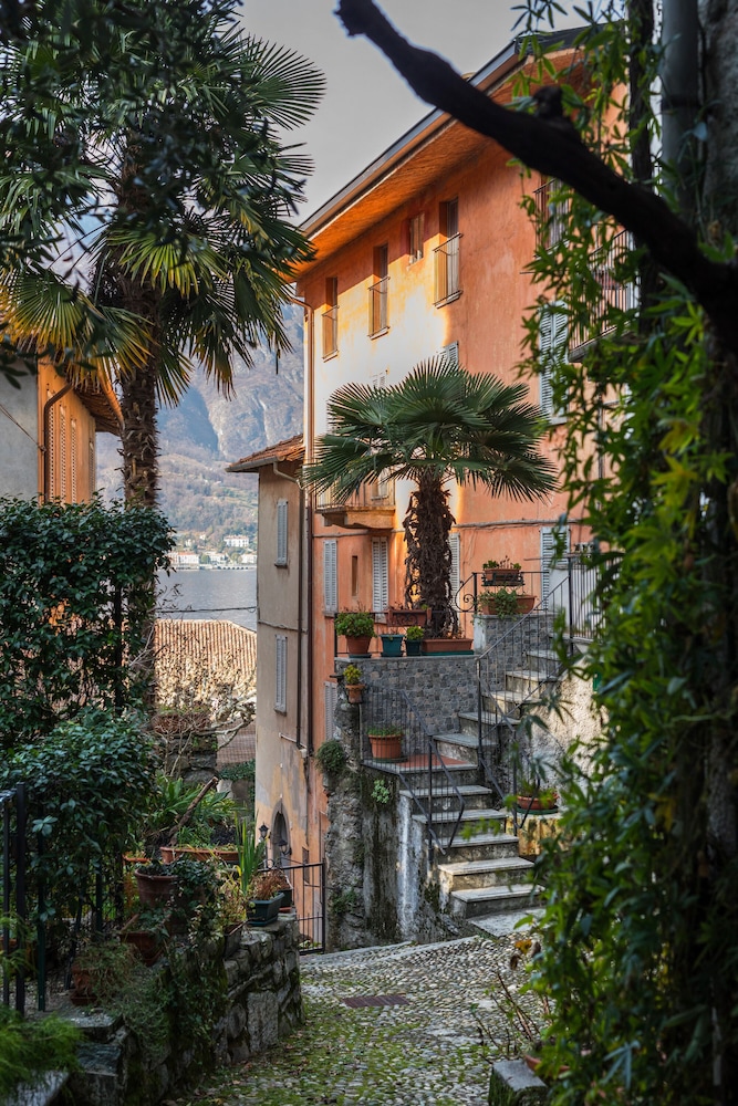Loppia Bay by Wonderful Italy view 2