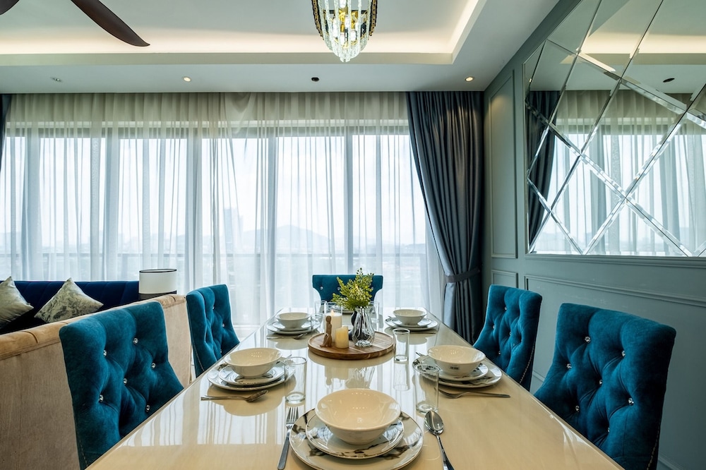 Astoria Ampang Condotel by Emily in Town