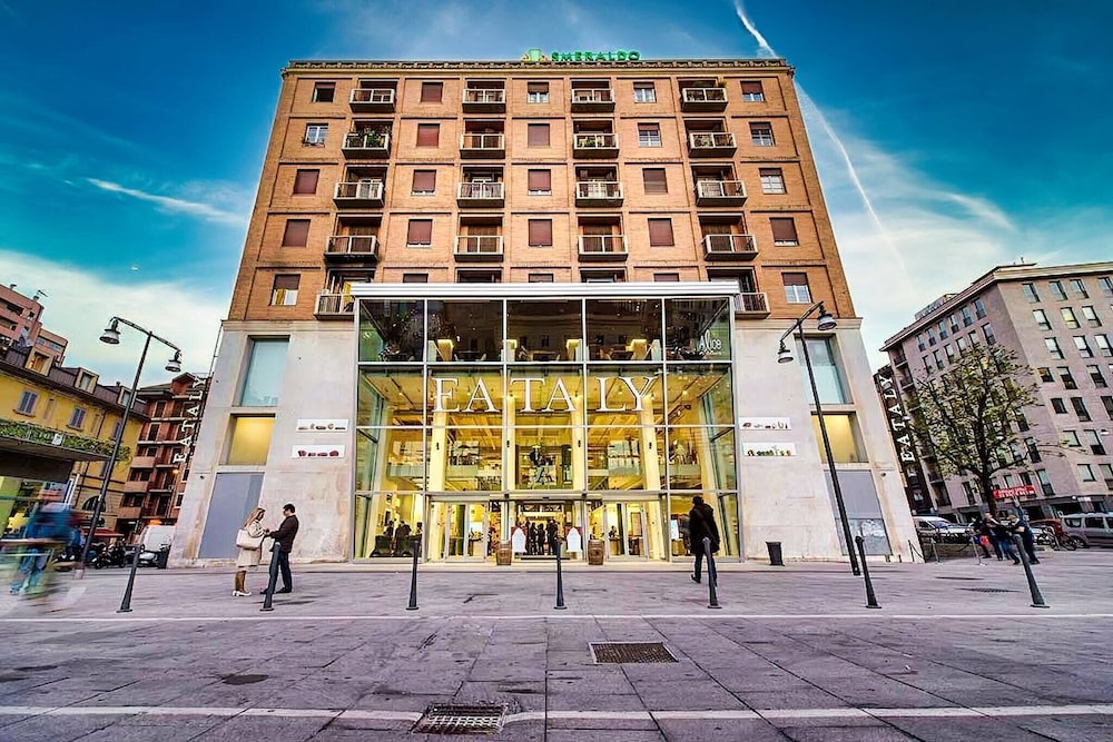 Chic & Green Penthouse - Domotic Comfort in Milans Trendy Nightlife District