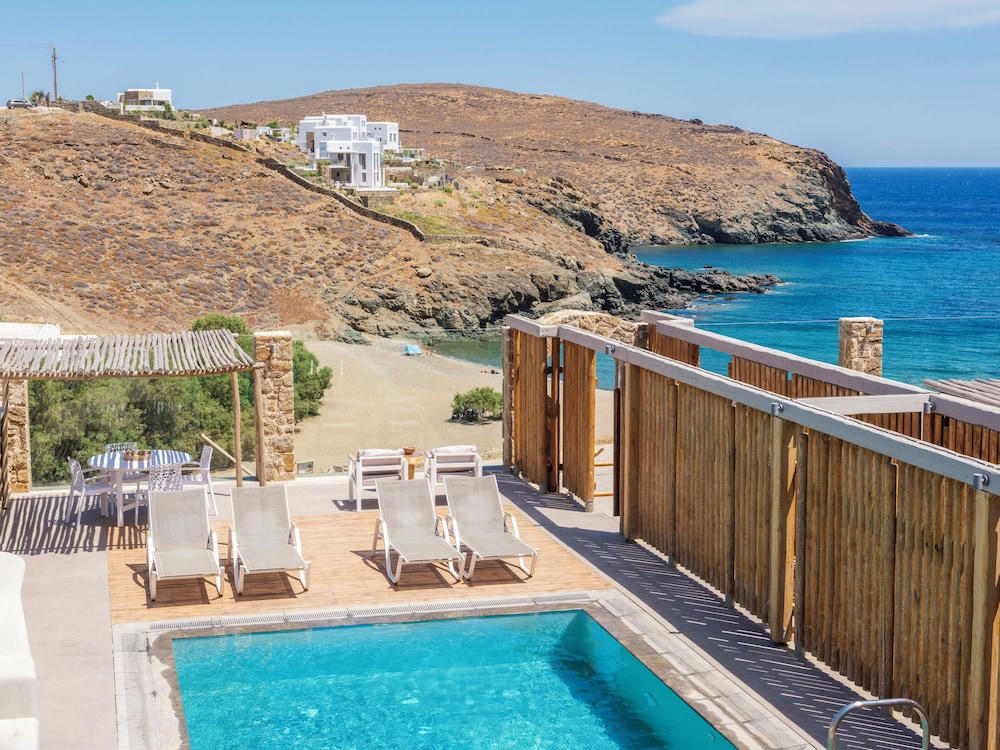 Mykonist Merchia Beach Villas & Suites