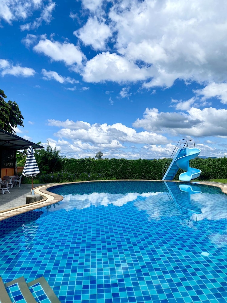 Maerim Villa & Pool