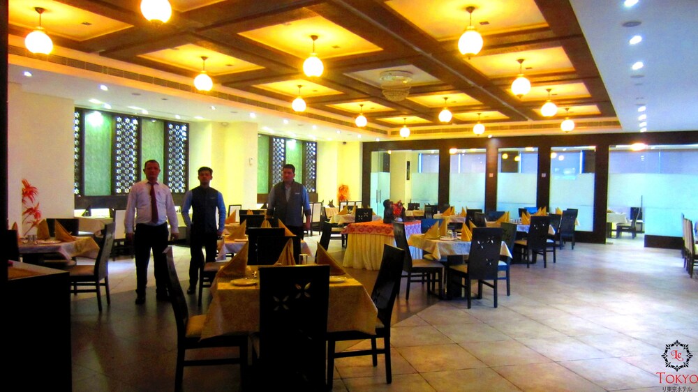 Le Tokyo Hotel Sanand