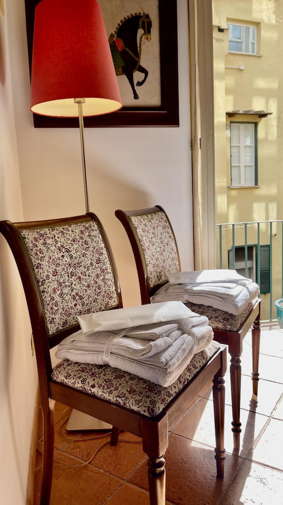 Estate4home - Trevi Fountain Apartment