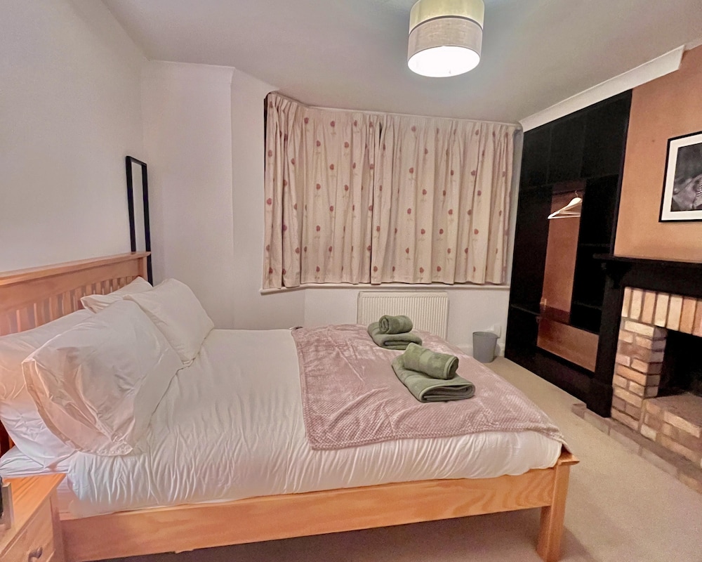 Comfy and Spacious 5-bed House in Cambridge view 5