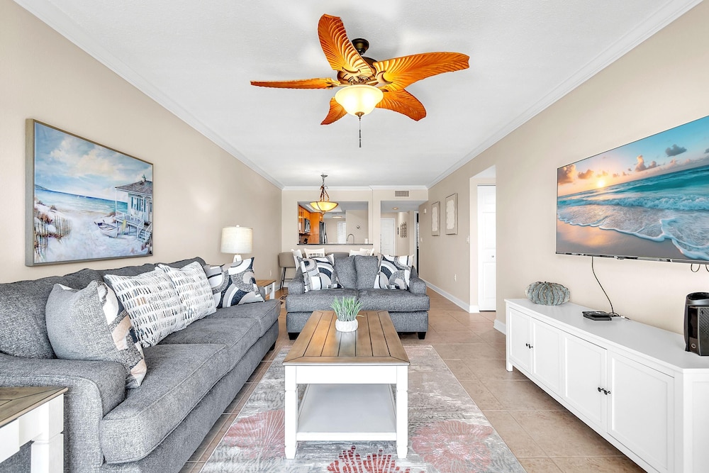 Land's End 11-306 Beach Front - Premier