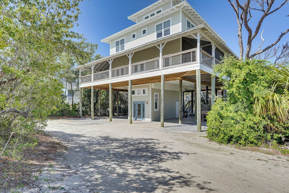 Walk to Ocean: Beach House w/ Pool in Port St Joe!