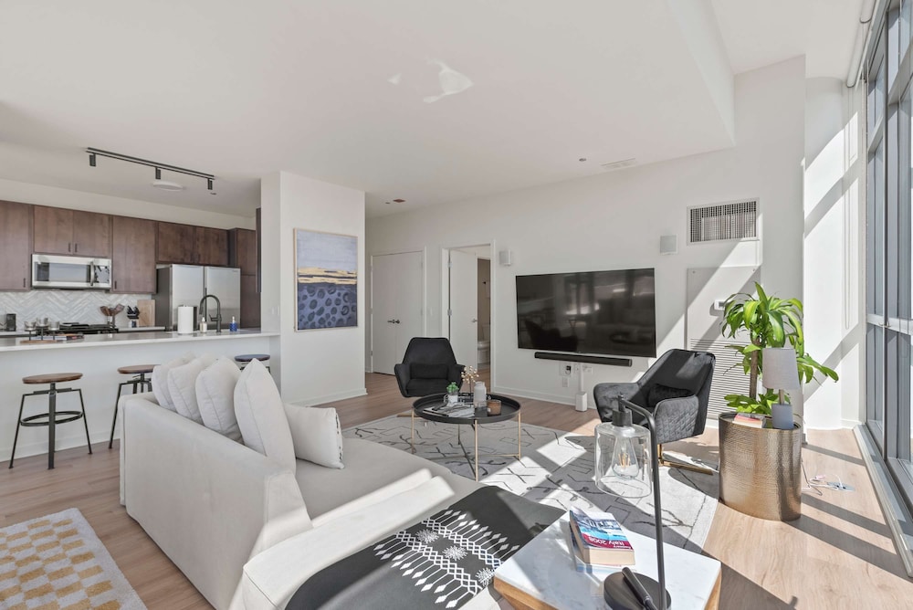 West Loop PH Fireplace Deck Incredible Views