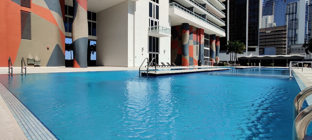 Luxury Apartments at 50 Biscayne