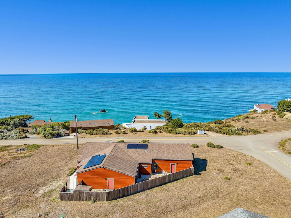 'dream Weaver' House w/ Hot Tub & Ocean View! view 4