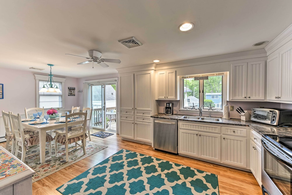 Charming East Falmouth Home: Walk to Private Beach