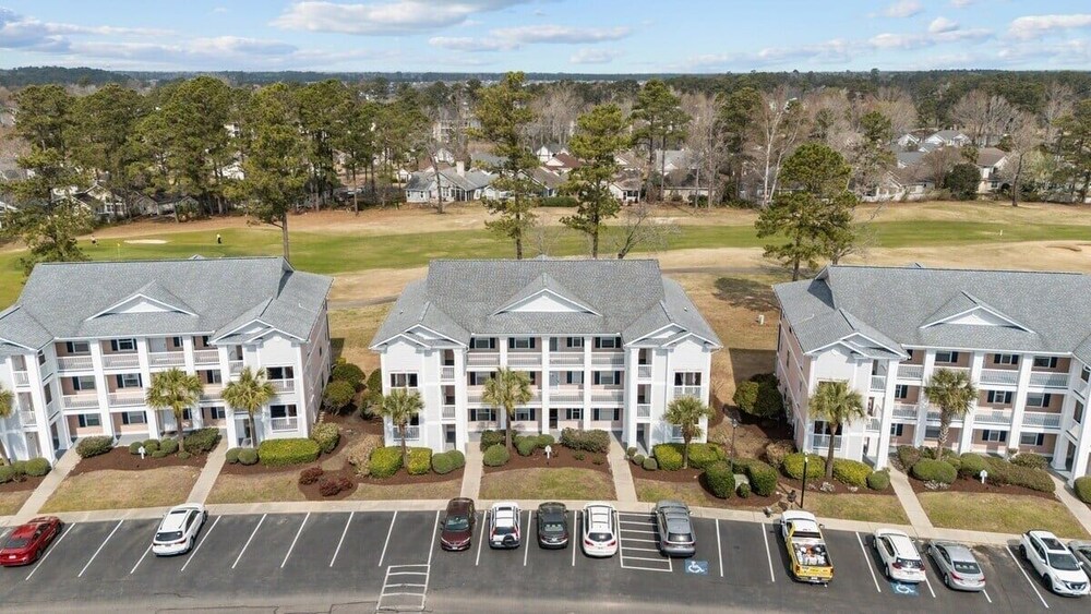 Waterway Village 3i 2 Bedroom Condo
