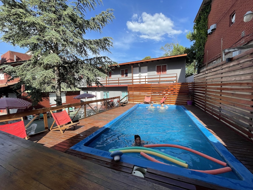Águila Blanca Hotel