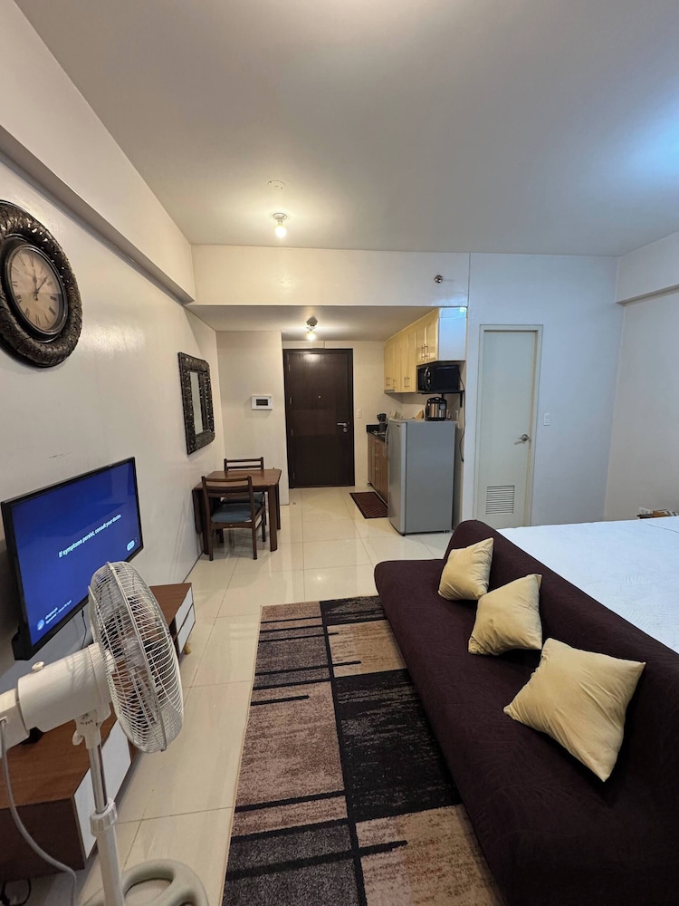 Newport Stay Walk to Naia T3