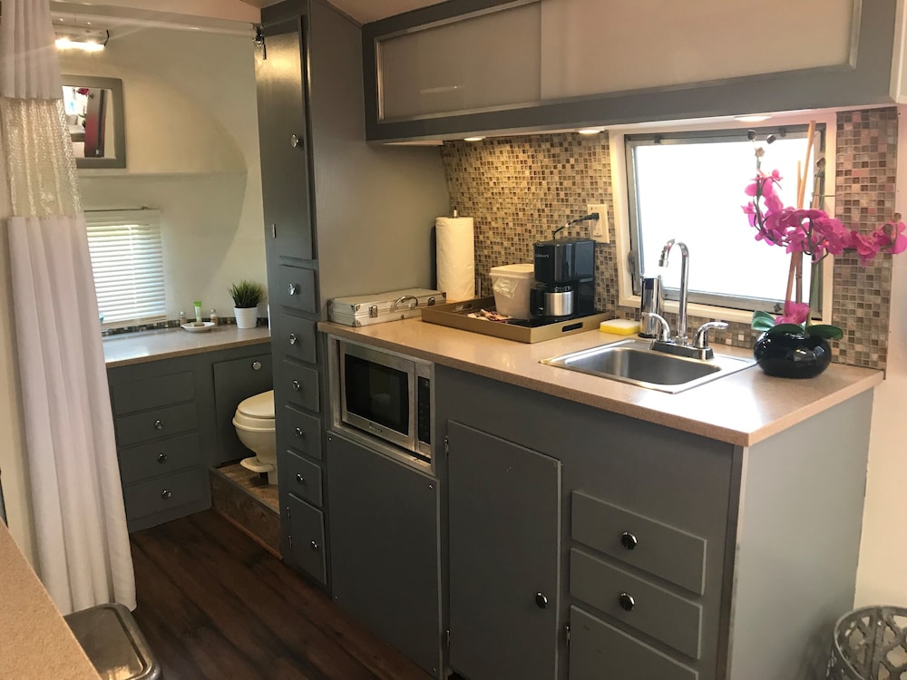 Palm Canyon Hotel & RV Resort