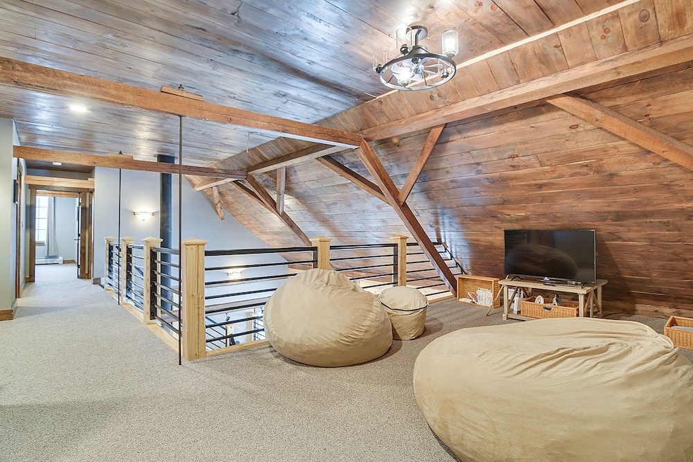 Maine Home w/ Hot Tub & Snowmobile Trail Access! view 3