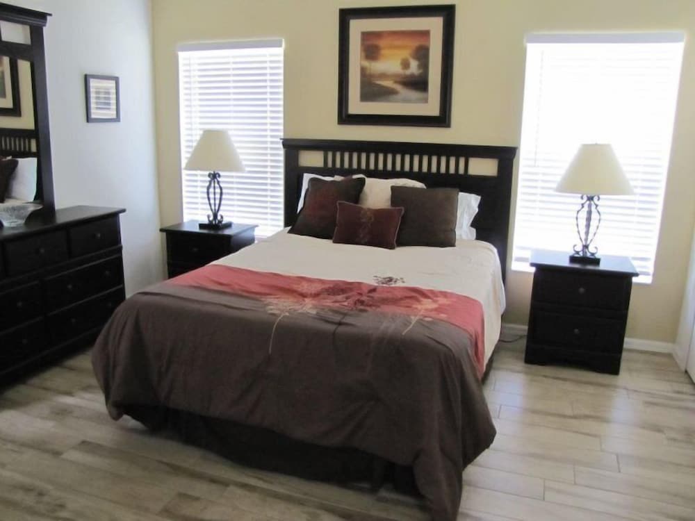 5 Br Pool Home with Spa in Aviana view 5