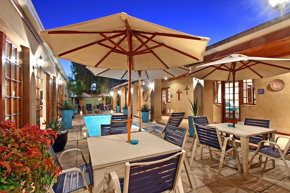 Hotel Apple Tree Guest House - Image 1