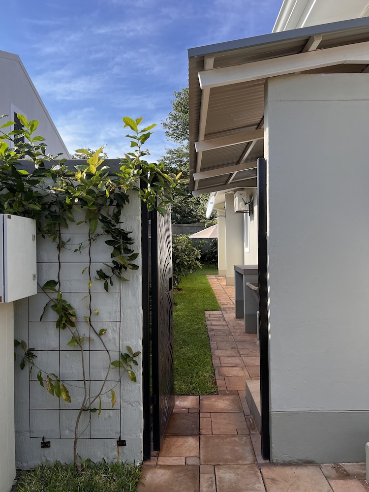 Victoria Falls Estate Villa - 2274
