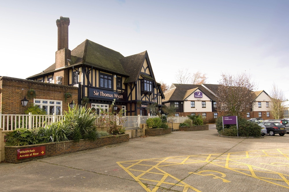 Premier Inn Maidstone - Allington 5