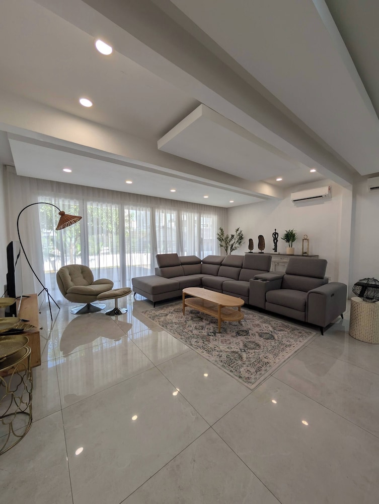 Luxury Tropical Bungalow in Damansara Golden Core