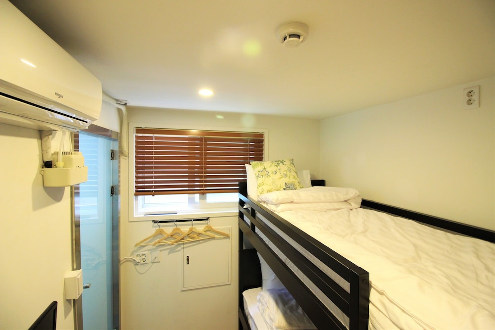 Hi Jun Guesthouse