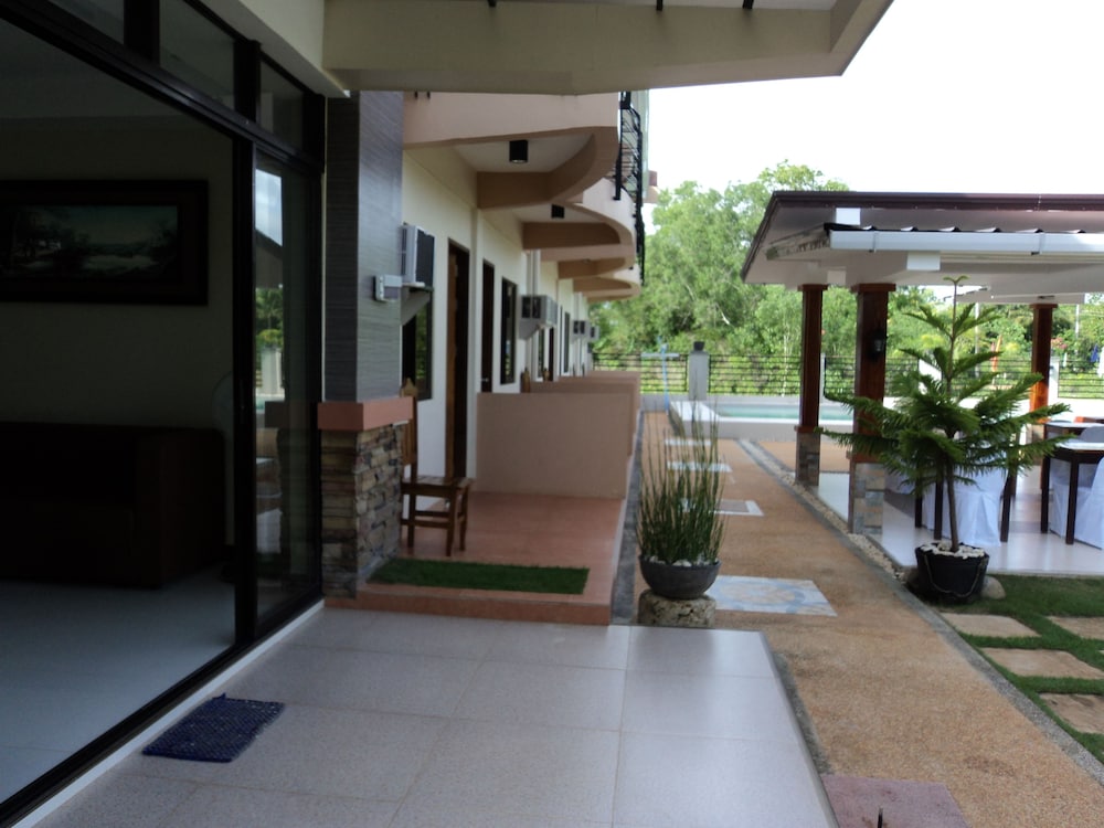 Greenfields Tourist Inn