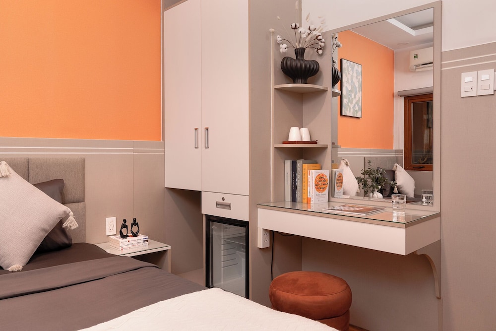 Tago Airport Hotel