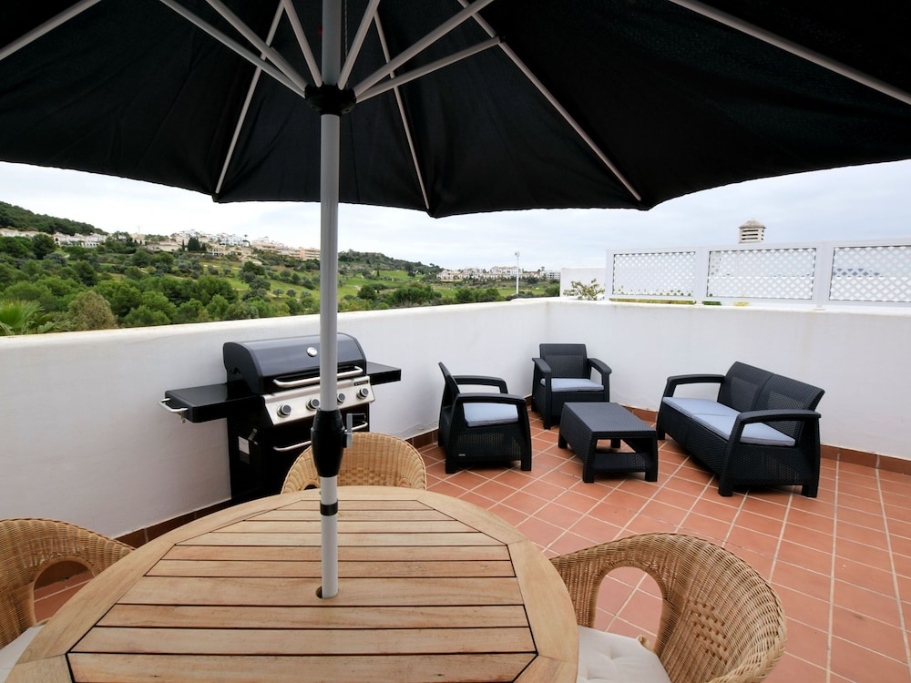 Beautiful Penthouse Apartment With Roof Terrace and Panoramic Views photo 4