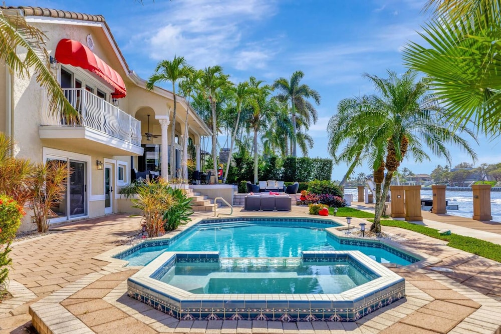 Serenity Villa Water Front