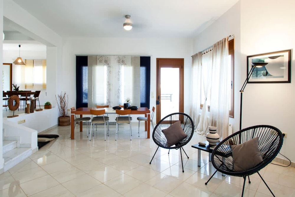 Artemis Spacious Luxury Villa With XL Private Pool