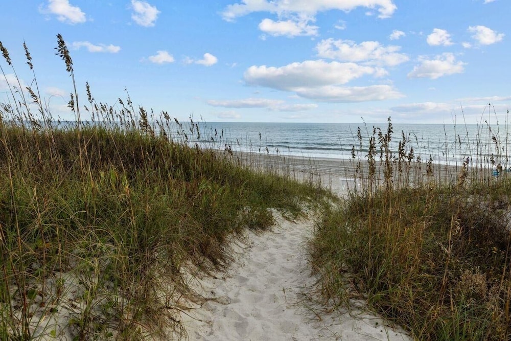 Sunset Shores 5 Bedroom Home