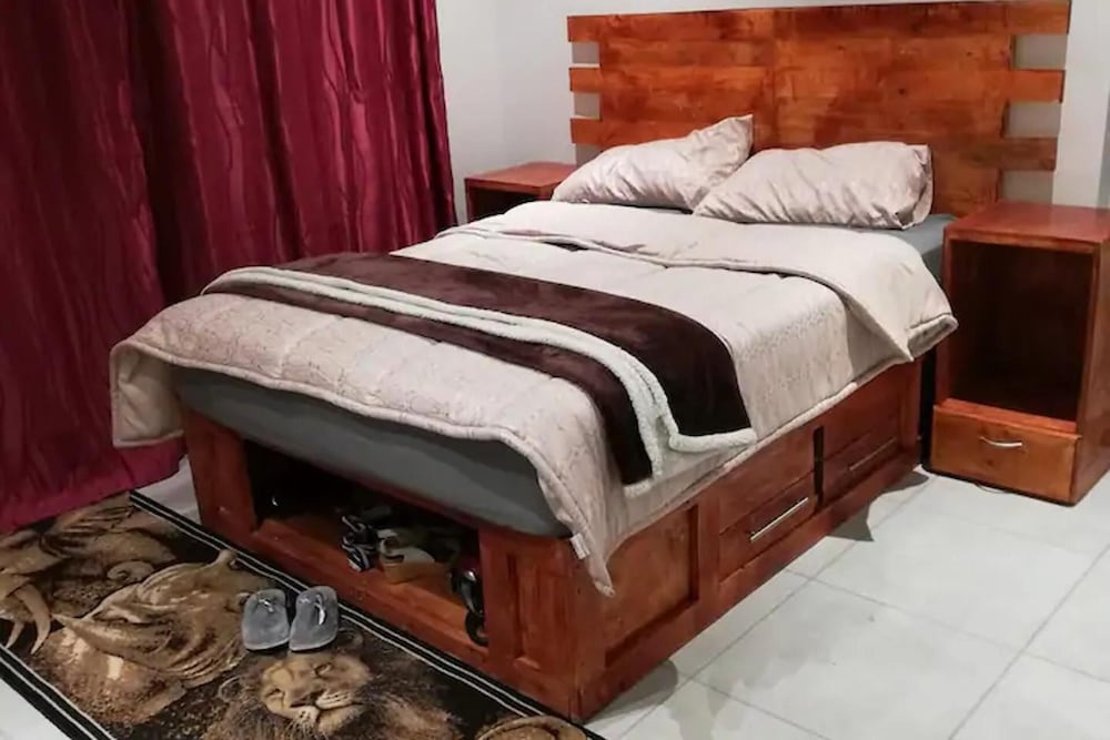 Remarkable 3-bed Apartment in Fourways, Sandton