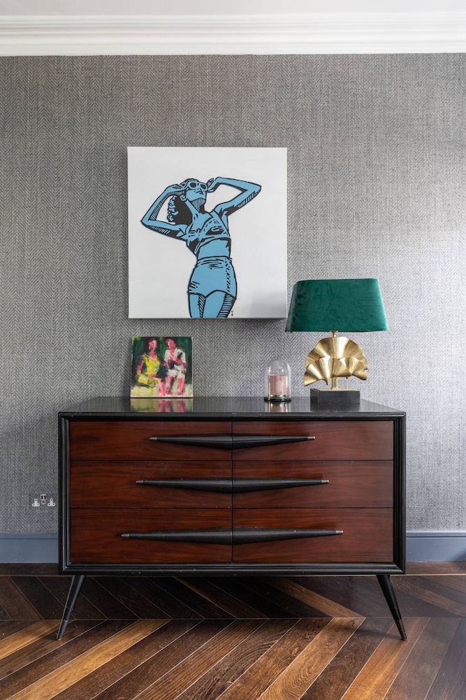Westbourne Park Road XVI by Onefinestay