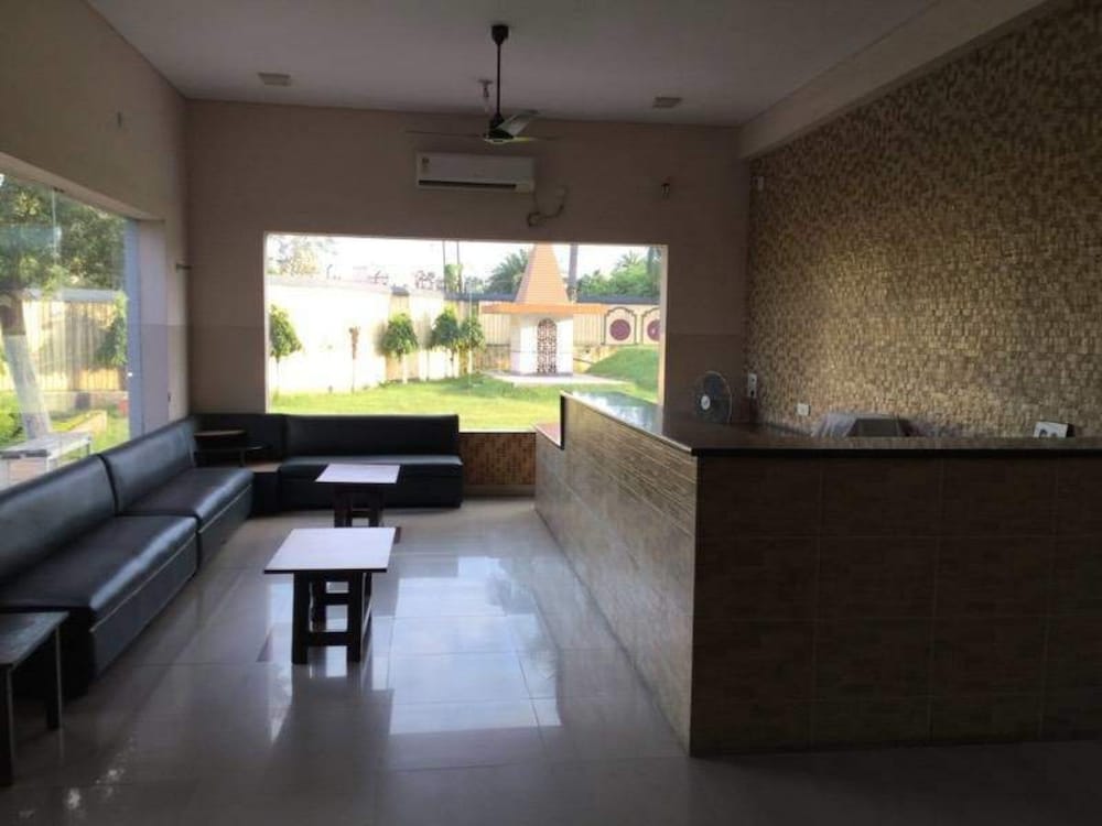 Lobby & Reception