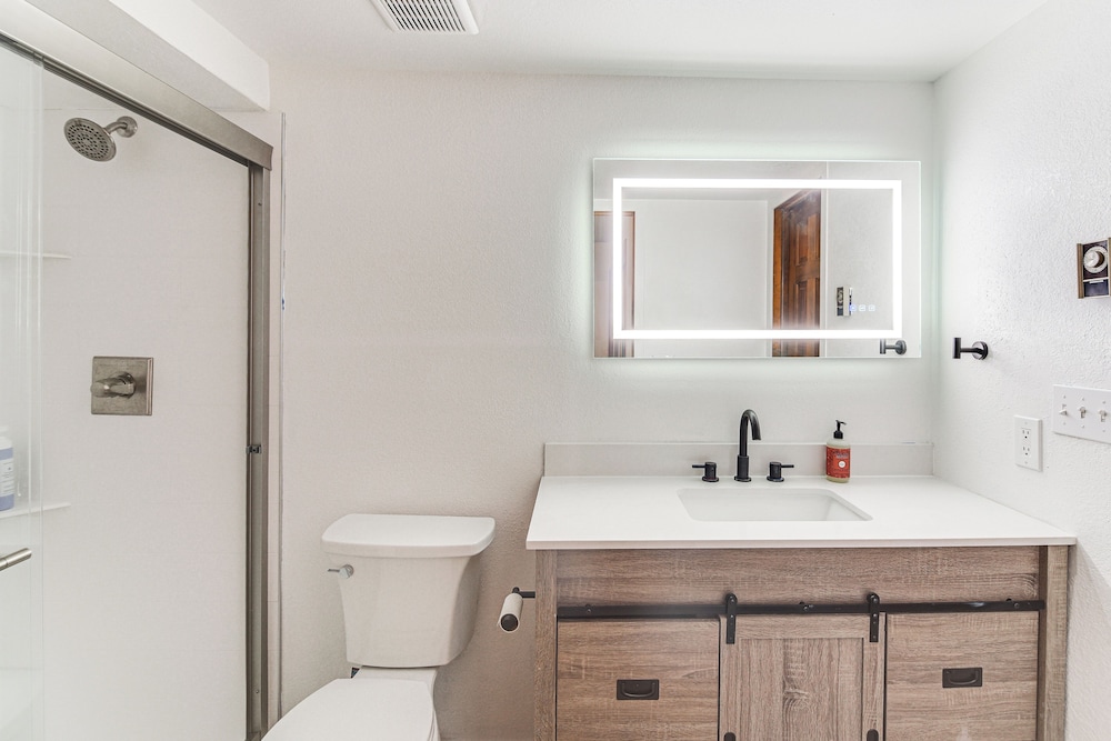 Walk to Winter Park Resort: Condo w/ Hot Tub!