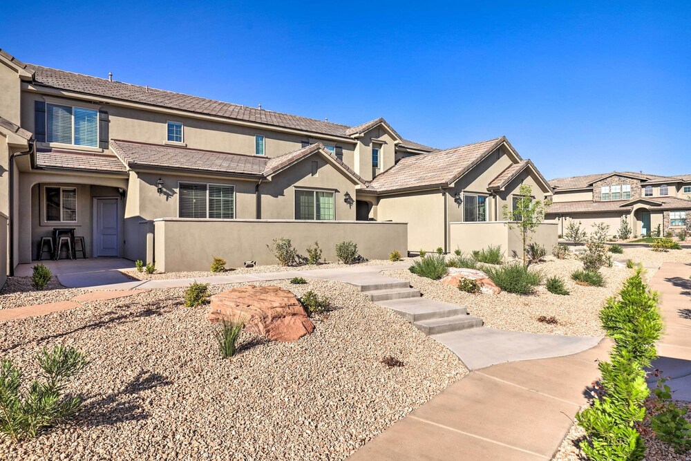 St George Area Townhome w/ Patio + Pool Access view 3
