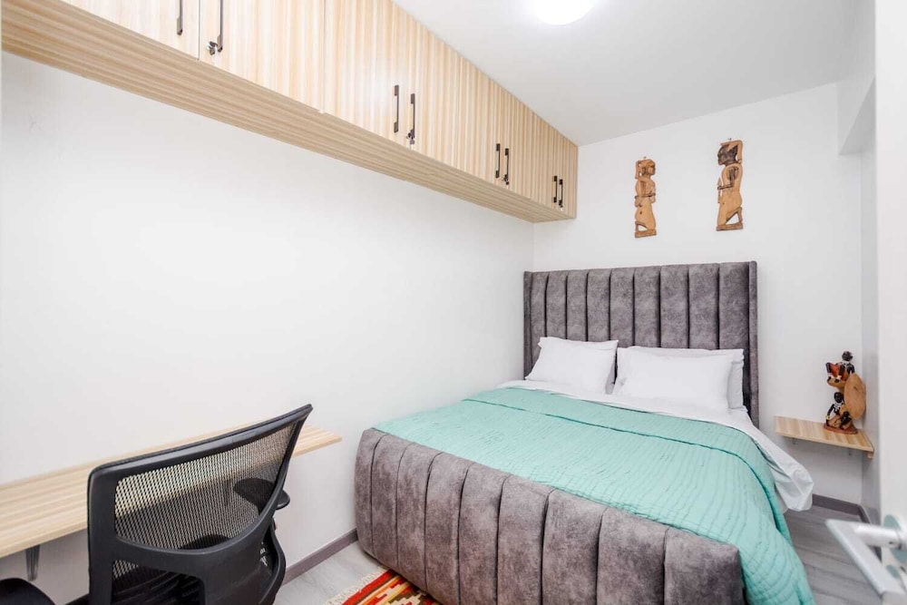 Lux Suites Sandalwood Gardens Apartments view 5