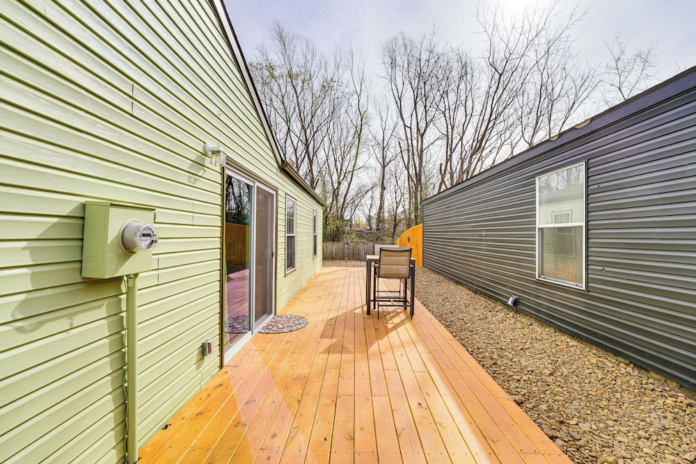 1 Mi to Dtwn: Bentonville Retreat w/ Patio