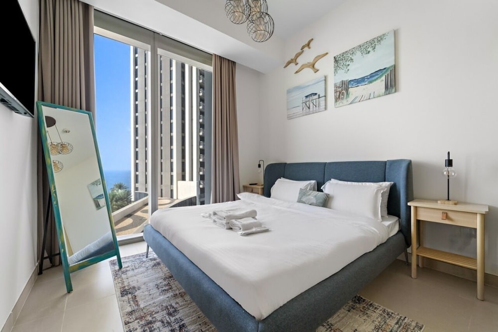 Panoramic Seaview Retreat | Premium Amenities