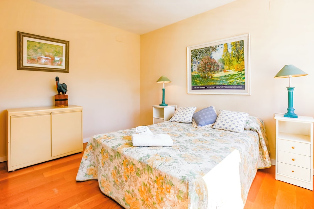 Just 10 Minutes From Sitges, House With Private Garden and Pool-