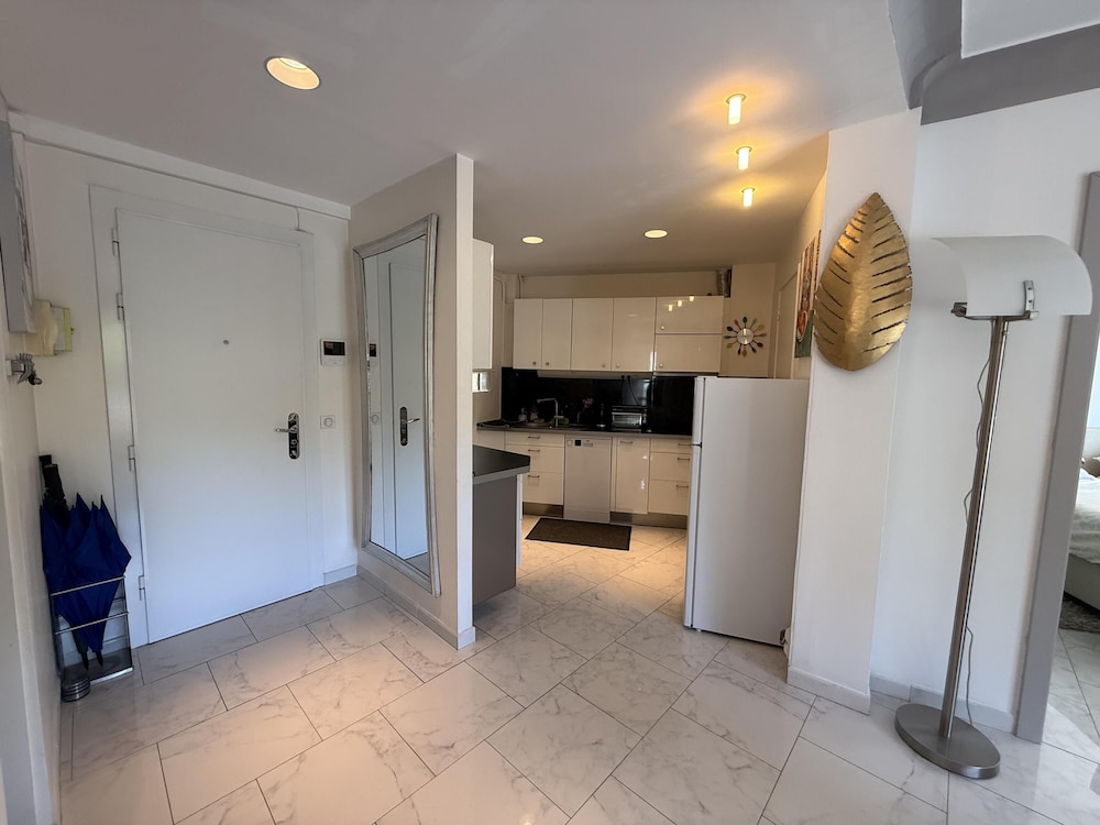 2 BR Apartment in the Center of Cannes - 2305 photo 4